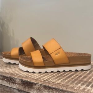 Reef Women's Tan Slide Sandals